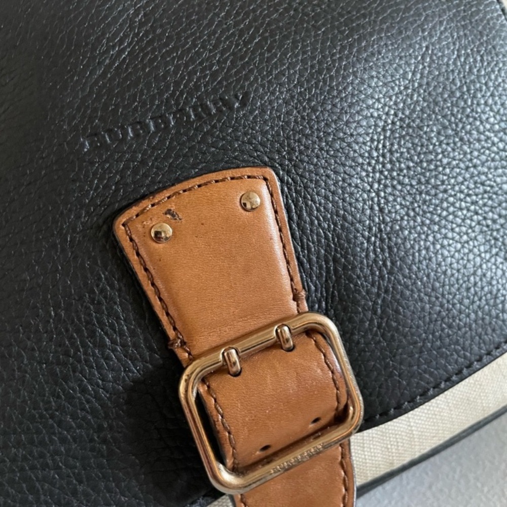 Burberry Black and Tan Shoulder Bag with Textured Leather